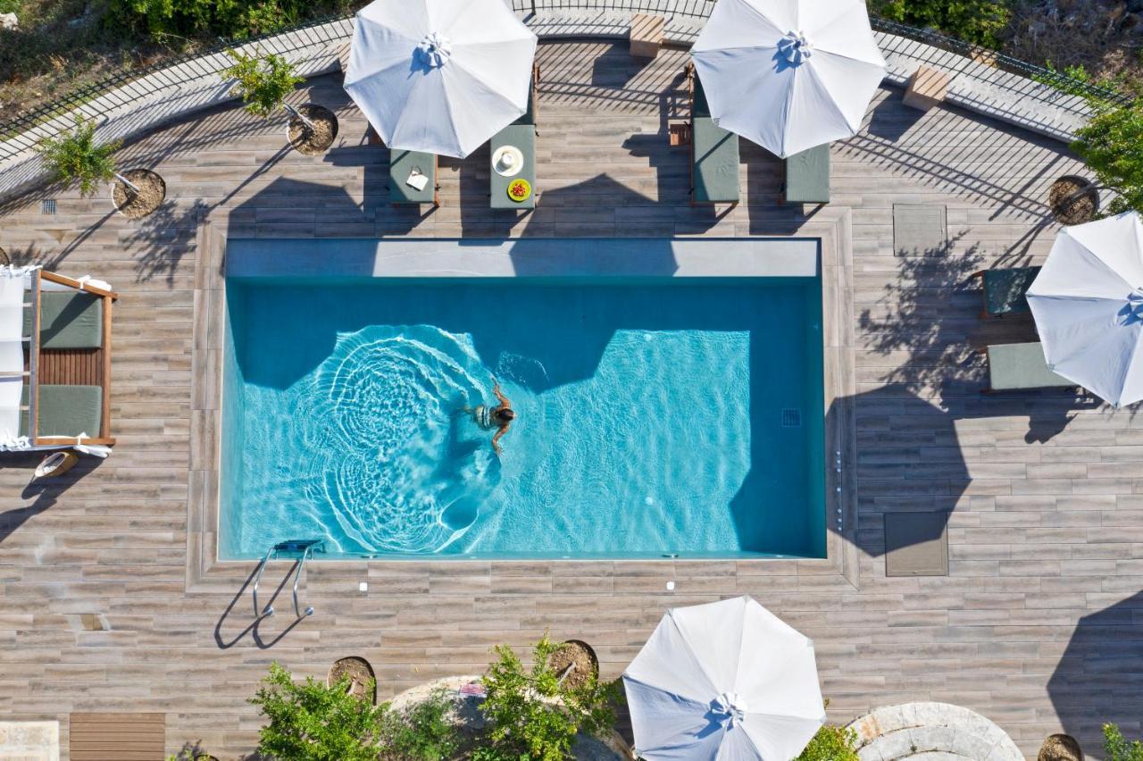 Avra Private Suites Lassi  Buitenkant foto