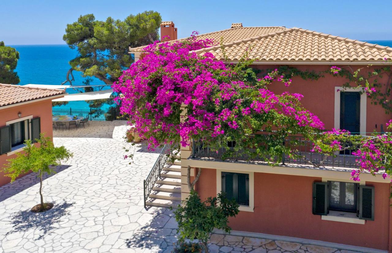 Avra Private Suites Lassi  Buitenkant foto