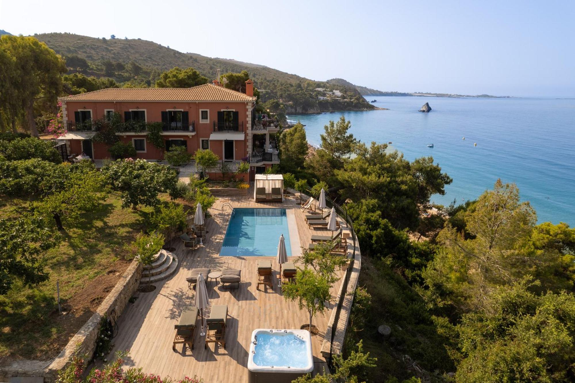 Avra Private Suites Lassi  Buitenkant foto