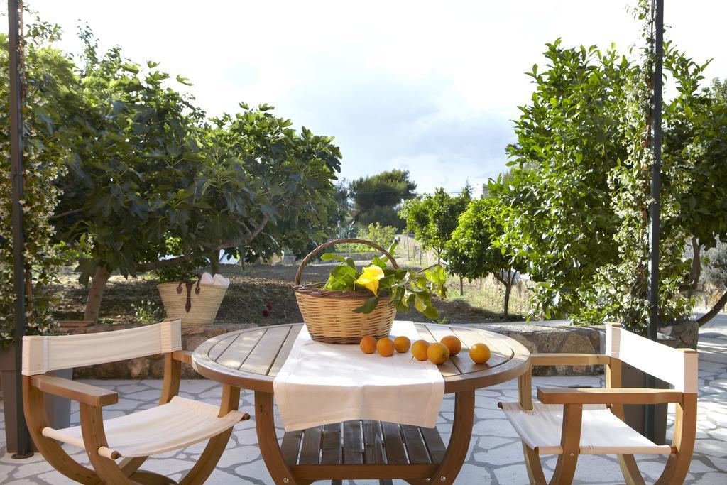 Avra Private Suites Lassi  Buitenkant foto