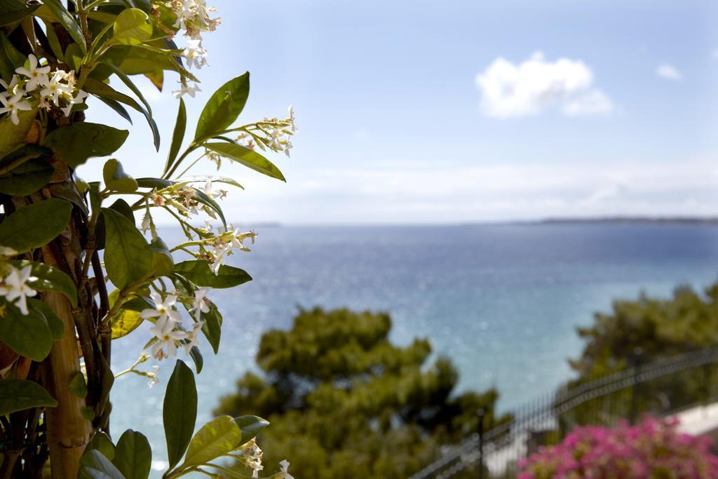 Avra Private Suites Lassi  Buitenkant foto