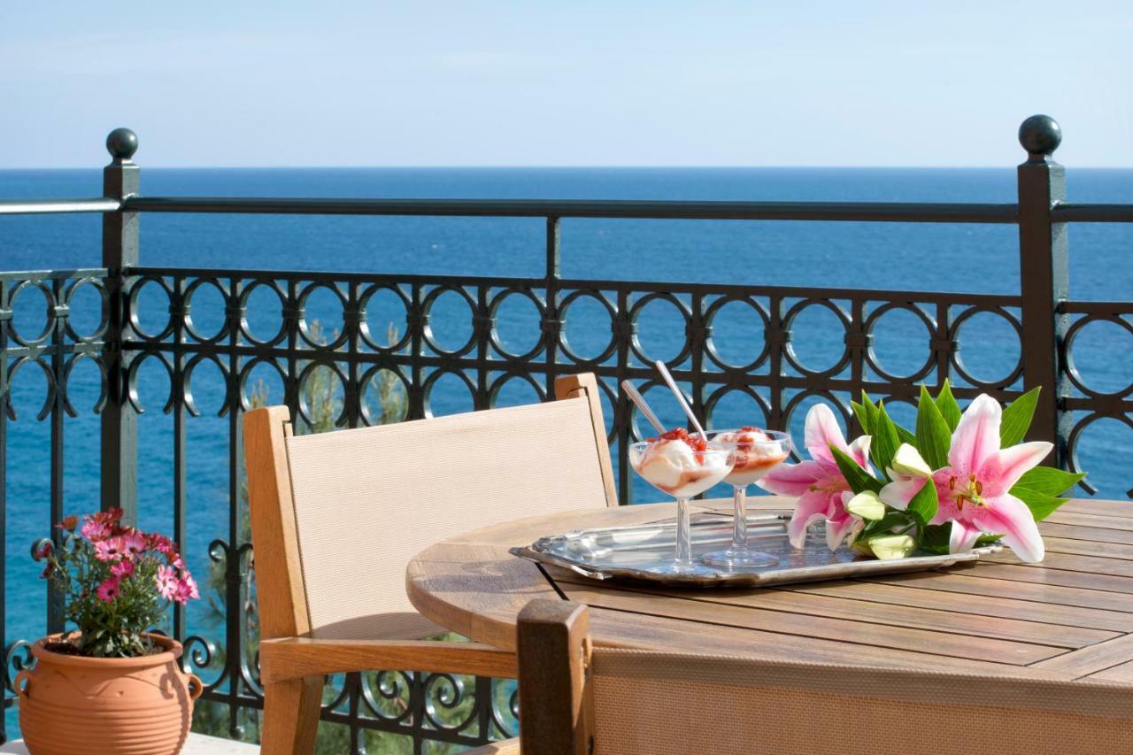 Avra Private Suites Lassi  Buitenkant foto