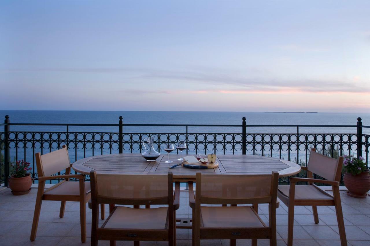 Avra Private Suites Lassi  Buitenkant foto