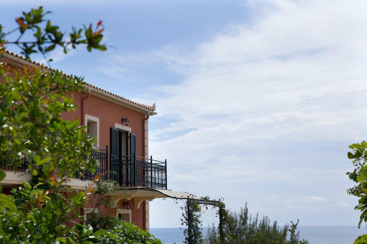 Avra Private Suites Lassi  Buitenkant foto
