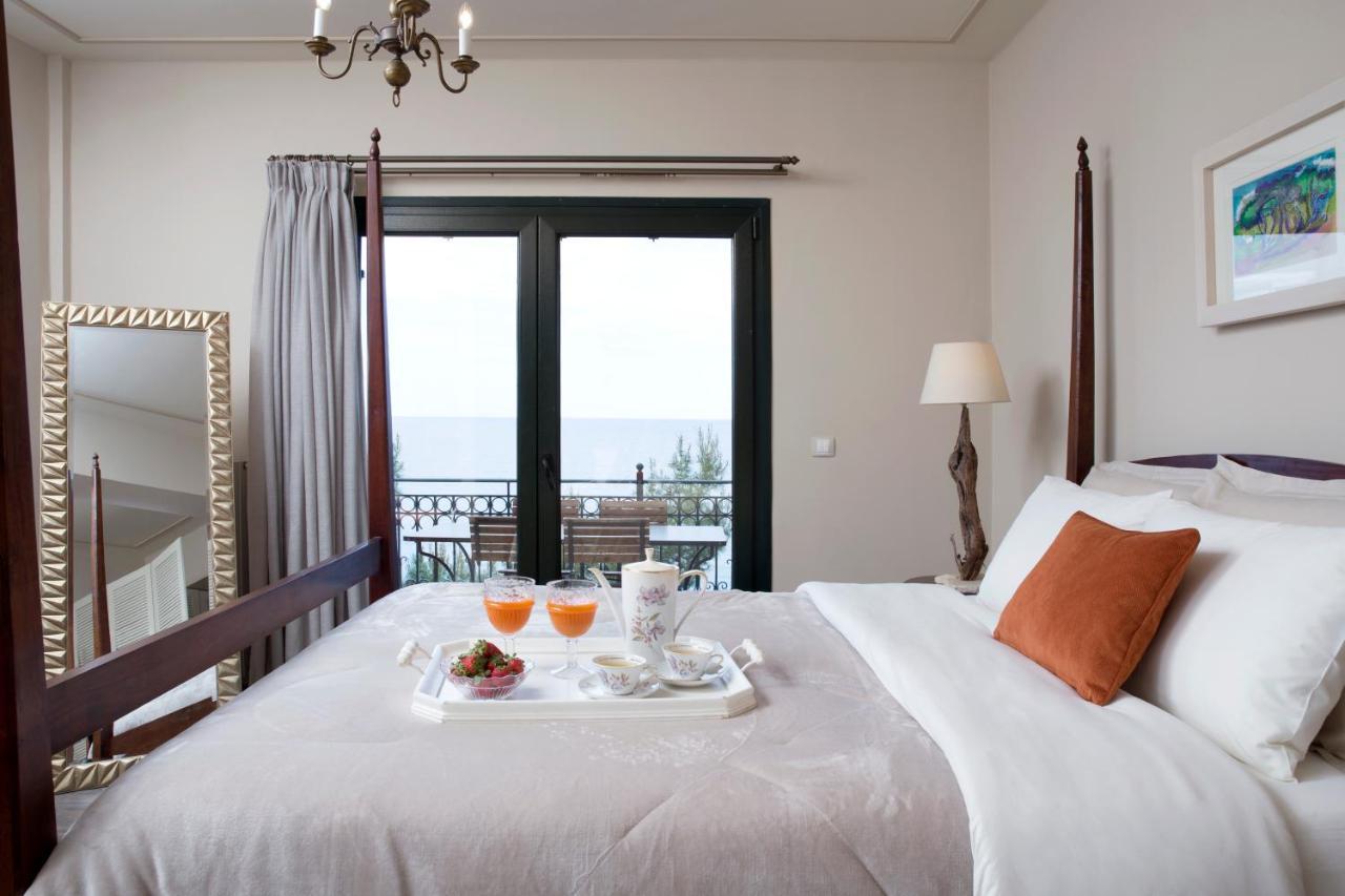 Avra Private Suites Lassi  Buitenkant foto